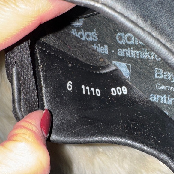 adidas Black and White Classic cleats - Picture 4 of 5